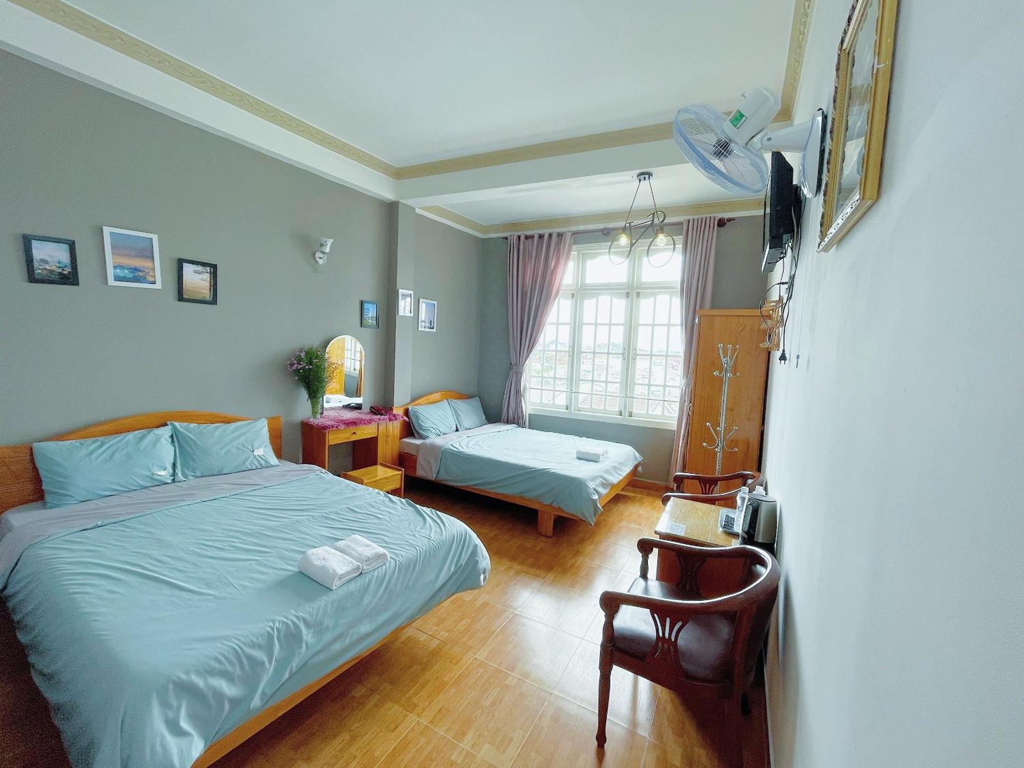 Hotel Khách sạn Anh Hào à Đà Lạt Extérieur photo